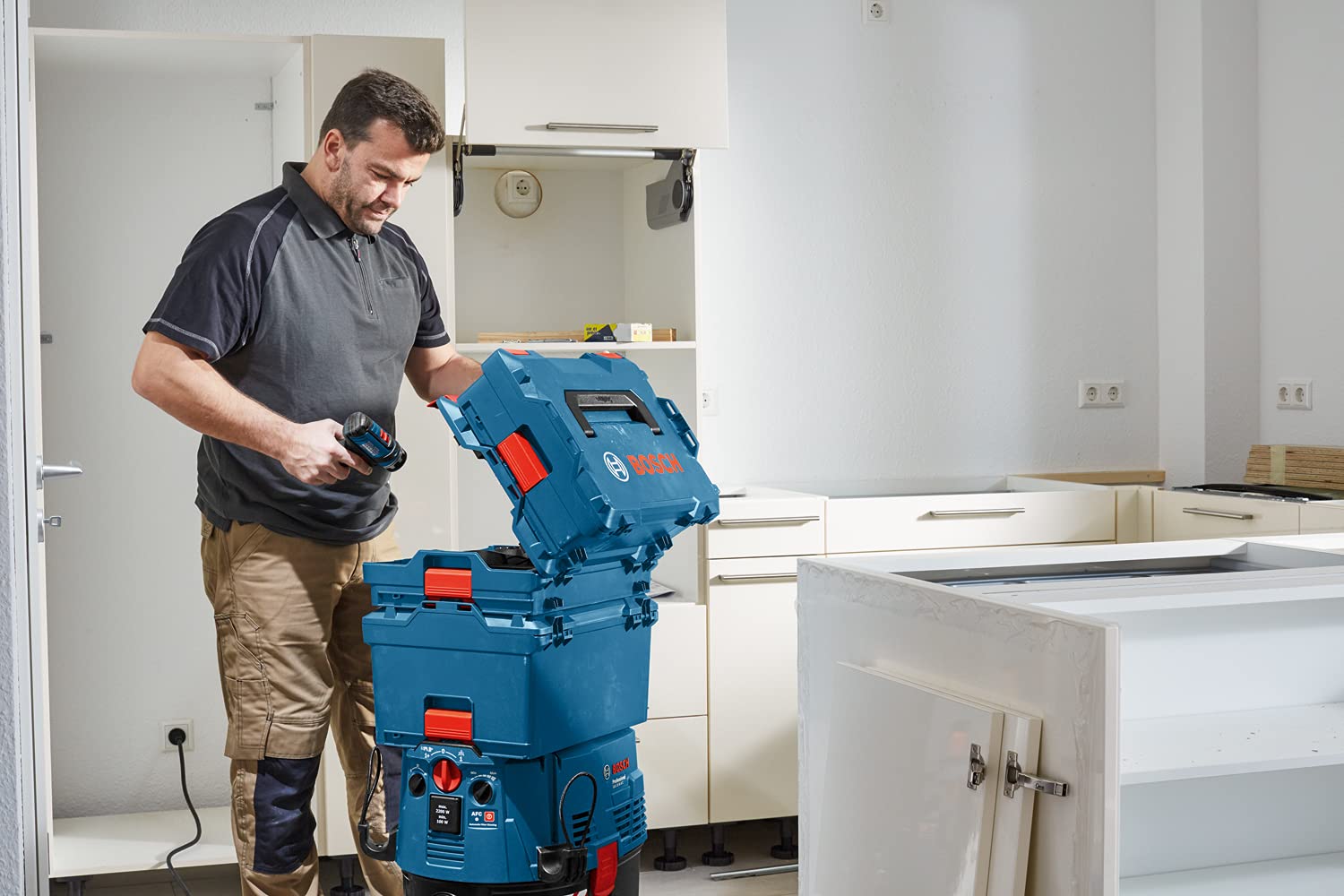 Bosch L-BOXX 136 Professional Carrying Case System, Easy Click Mechanism, Robust ABS Build, 360x444x151mm Outer & 302x386x114mm Inner Dimensions, 6 Months Warranty