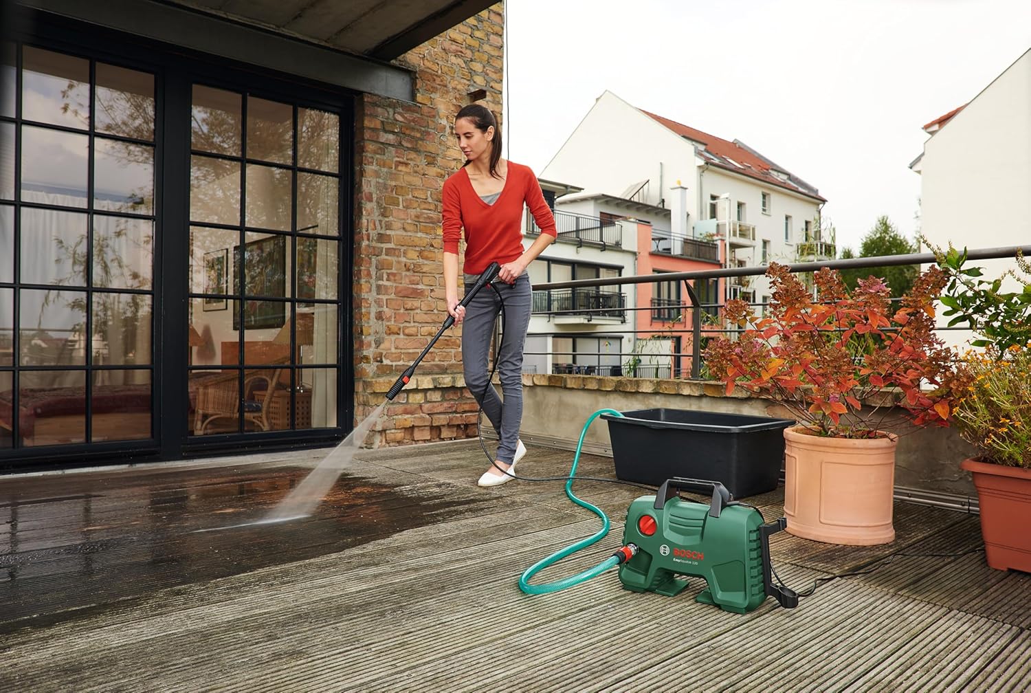 BOSCH Easy Aquatak 120 High Pressure Washer |1500-wt Motor | Max Pressure 120 Bar | Variable fan jet nozzle | Bosch Gun