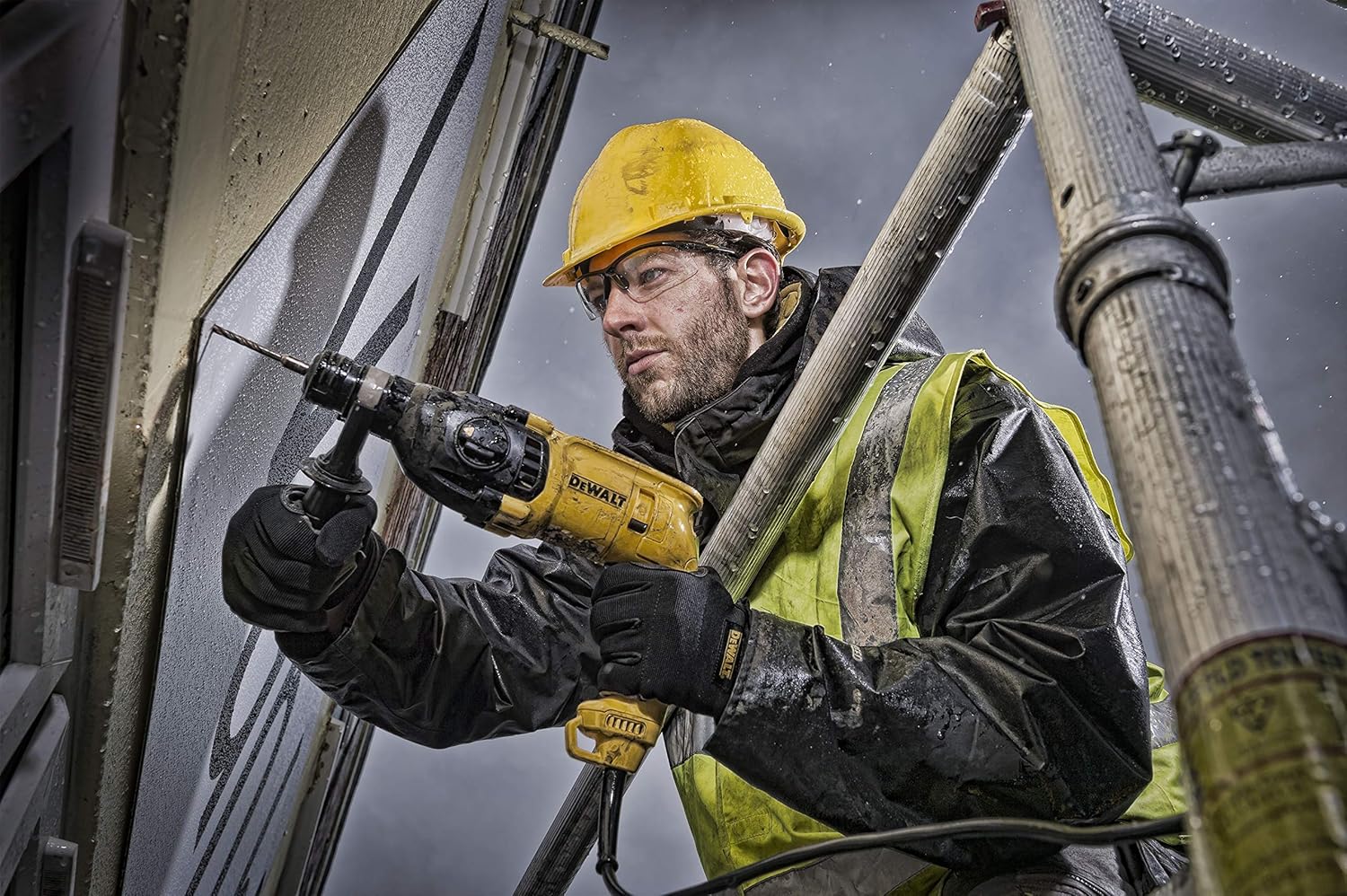 DEWALT D25033K-IN 710W 22mm SDS-Plus 3 Mode 2Kg Combi Hammer-2.1 J Impact Energy