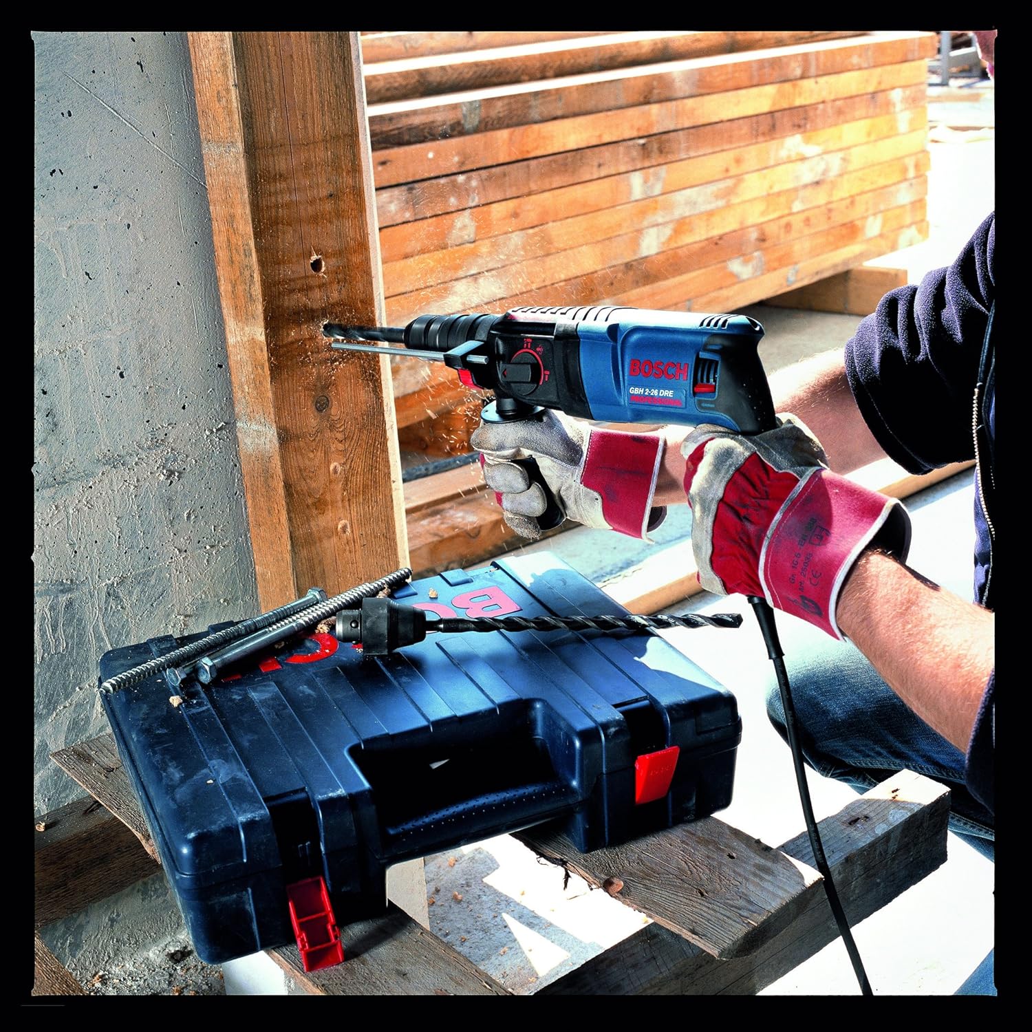 BOSCH GBH 2-26 RE Professional Rotary Hammer – SDS Plus | 800 W | SDS Plus Tool Holder | Rated Speed 0-900 rpm | Impact Rate 0-4000 BPM | Impact energy 0-2.7 J| Rotation Control Clutch | 1 Yr Warranty